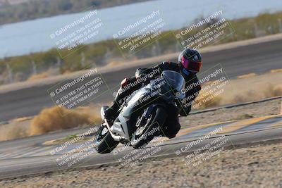 media/Dec-18-2022-SoCal Trackdays (Sun) [[8099a50955]]/Turn 14 (940am)/